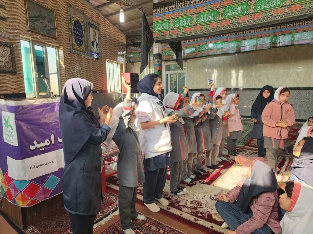 پیک امید کانون همدان در روستای مهدی آباد