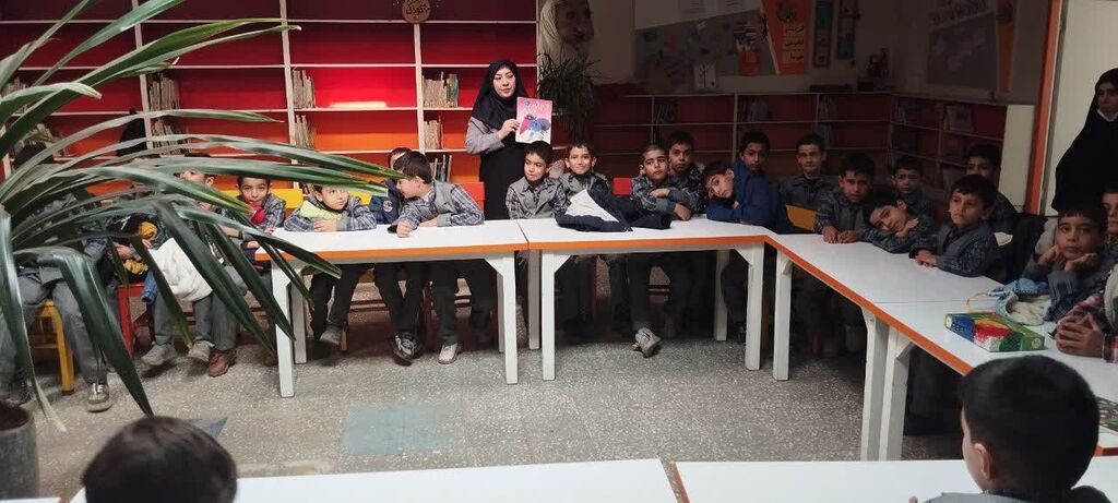 اجرای برنامه رادیو کتاب در مراکز کانون همدان