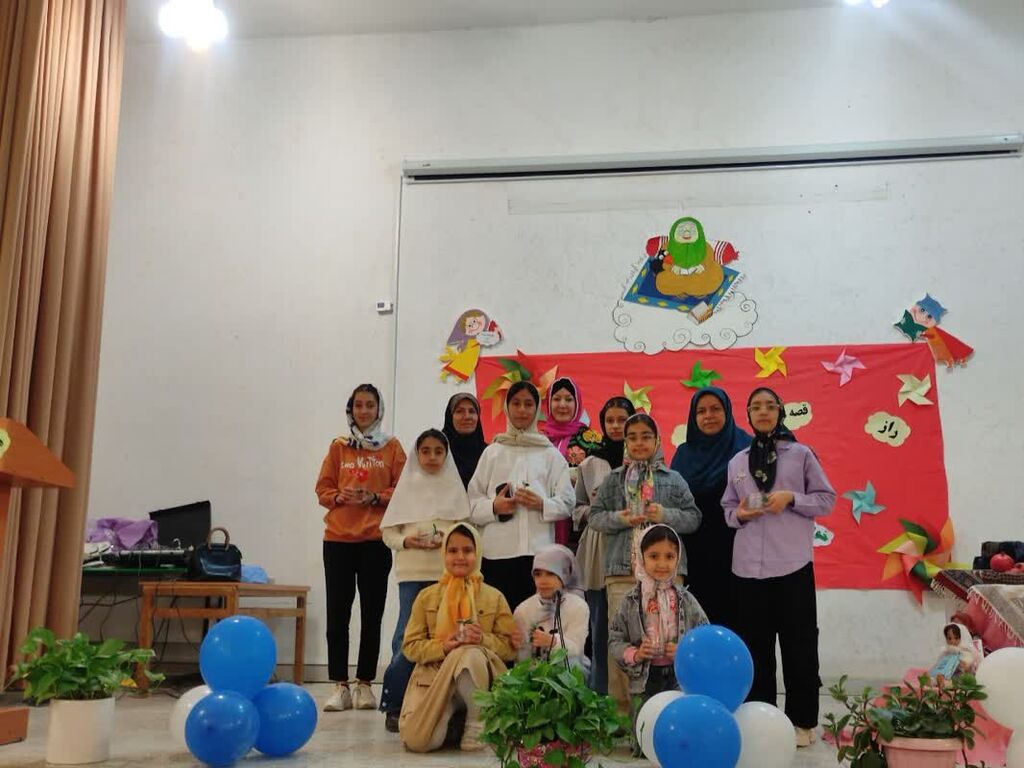 اجرای برنامه رادیو کتاب در مراکز کانون همدان