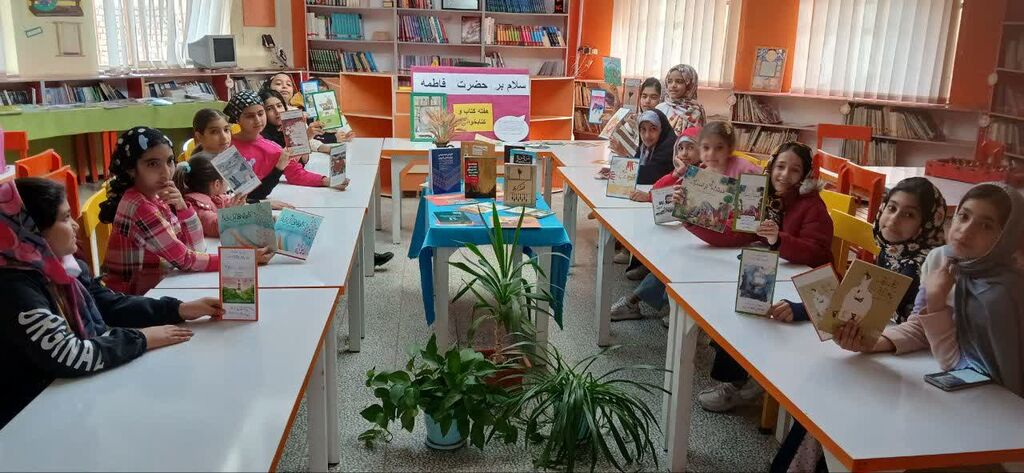 اجرای برنامه رادیو کتاب در مراکز کانون همدان