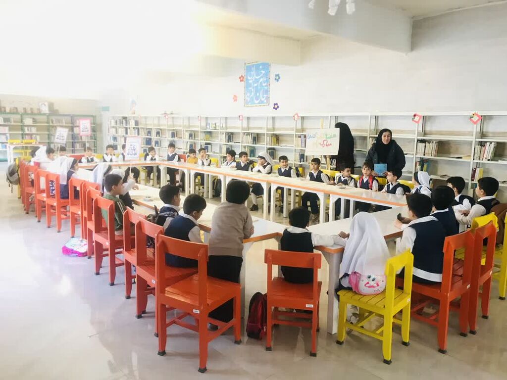 اجرای برنامه رادیو کتاب در مراکز کانون همدان