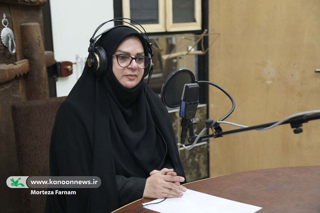 نمایش رادیویی خونه زندگی مدیرکل کانون استان یزد در بخش اتاق مشاور نمایش رادیویی خونه زندگی حضور یافت
