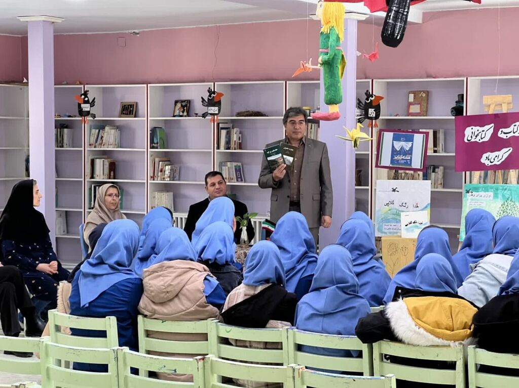 ویژه برنامه یک کتاب مهمان کانون در مرکز ماکو