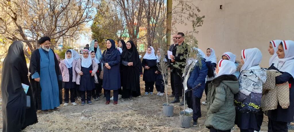 جلسه احداث اردوگاه آموزشی- تفریحی "باغ کیانوش" مرکز سامن برگزار شد