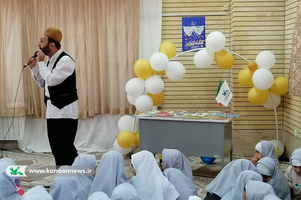 روستای مبارکآباد میزبان کتابخانه سیار روستایی بخش مرکزی قم