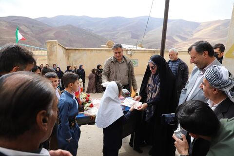 افتتاح کتابخانه و اتاق بازی و سرگرمی در مدرسه ی روستای کرد کندی توسط پایگاه مقاومت بسیج شهید رسول فرخی اداره کل کانون پرورش فکری کودکان و نوجوانان استان آذربایجان غربی