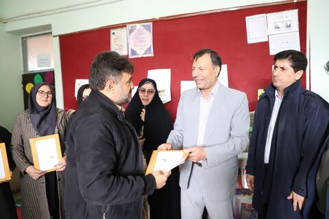 افتتاح کتابخانه و اتاق بازی و سرگرمی در مدرسه ی روستای کرد کندی توسط پایگاه مقاومت بسیج شهید رسول فرخی اداره کل کانون پرورش فکری کودکان و نوجوانان استان آذربایجان غربی