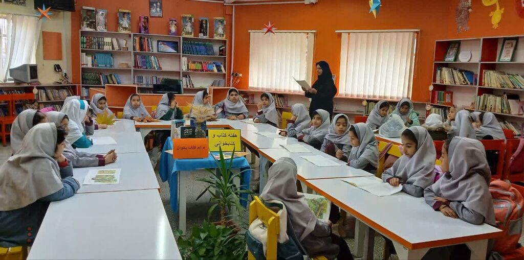 دیدار اعضا با مسئولان شهری به مناسبت هفته کتاب