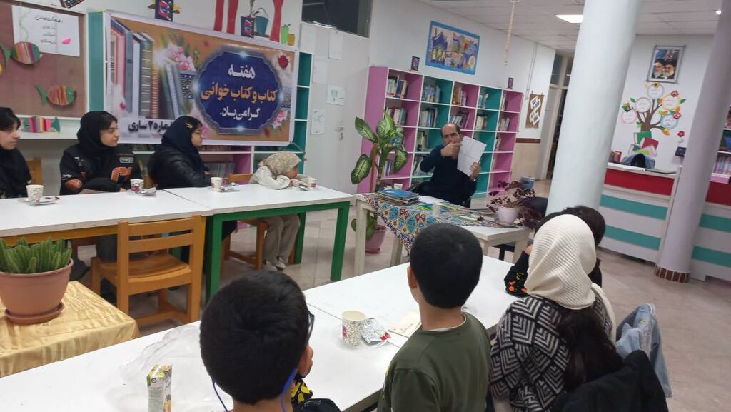 نشست آشنایی با کتاب کمیک در ساری برگزار شد