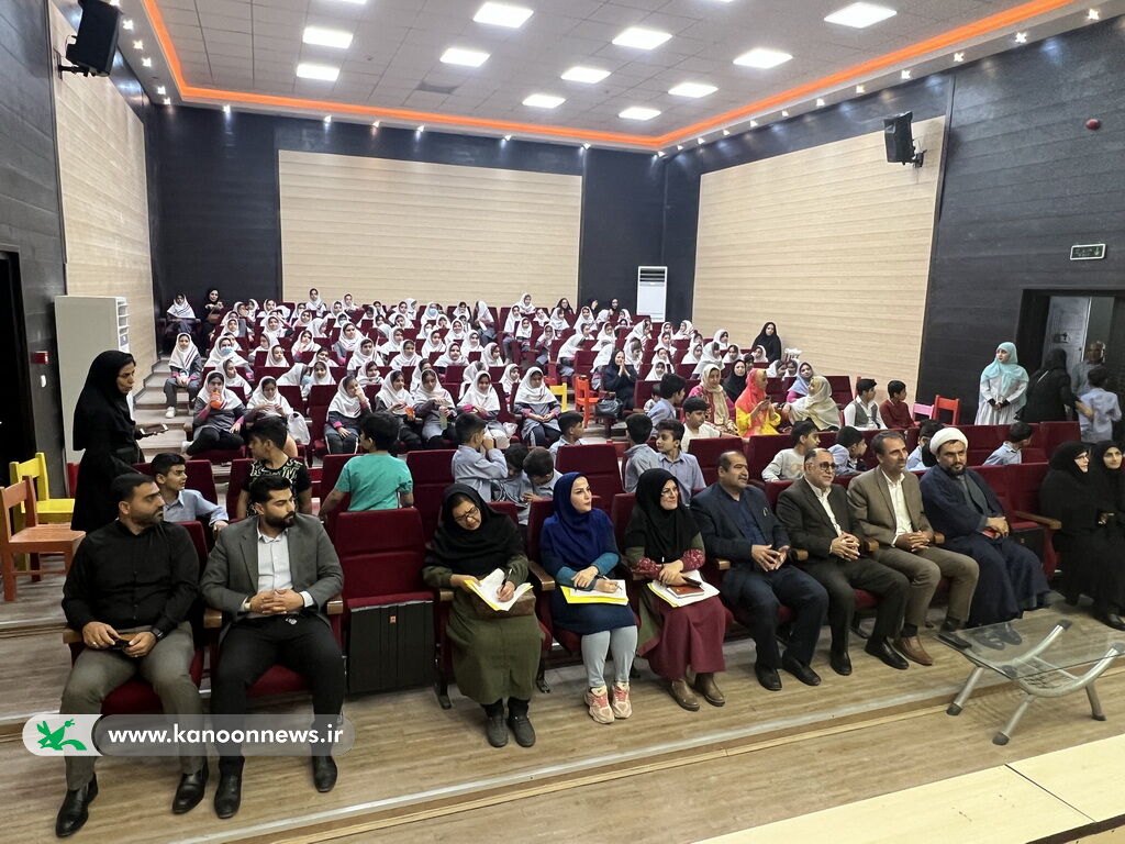 نخستین جشنواره قصه های ننه ماهی در گناوه برگزار شد