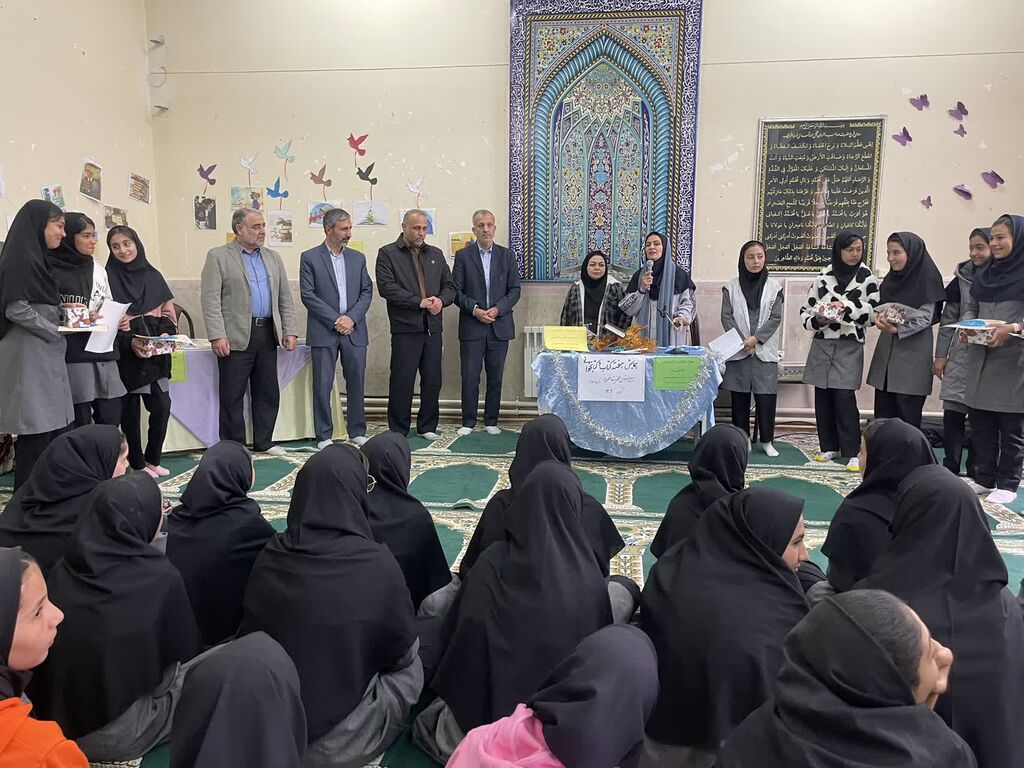 تکاپوی هفته کتاب در مراکز فرهنگی و هنری کانون استان قزوین تکاپوی هفته کتاب در مراکز فرهنگی و هنری کانون استان قزوین