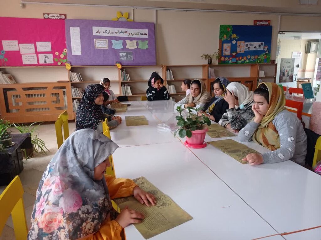 اجرای برنامه «کتابها میفهمند» در مراکر فرهنگی- هنری همدان