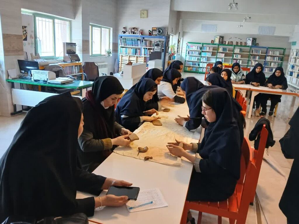 اجرای برنامه «کتابها میفهمند» در مراکر فرهنگی- هنری همدان