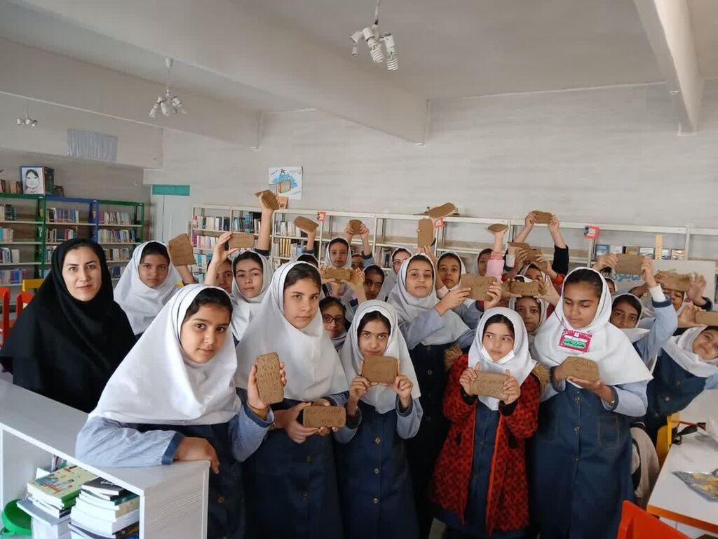 کتابها میفهمند اجرای برنامه «کتابها میفهمند» در مراکز فرهنگی- هنری همدان