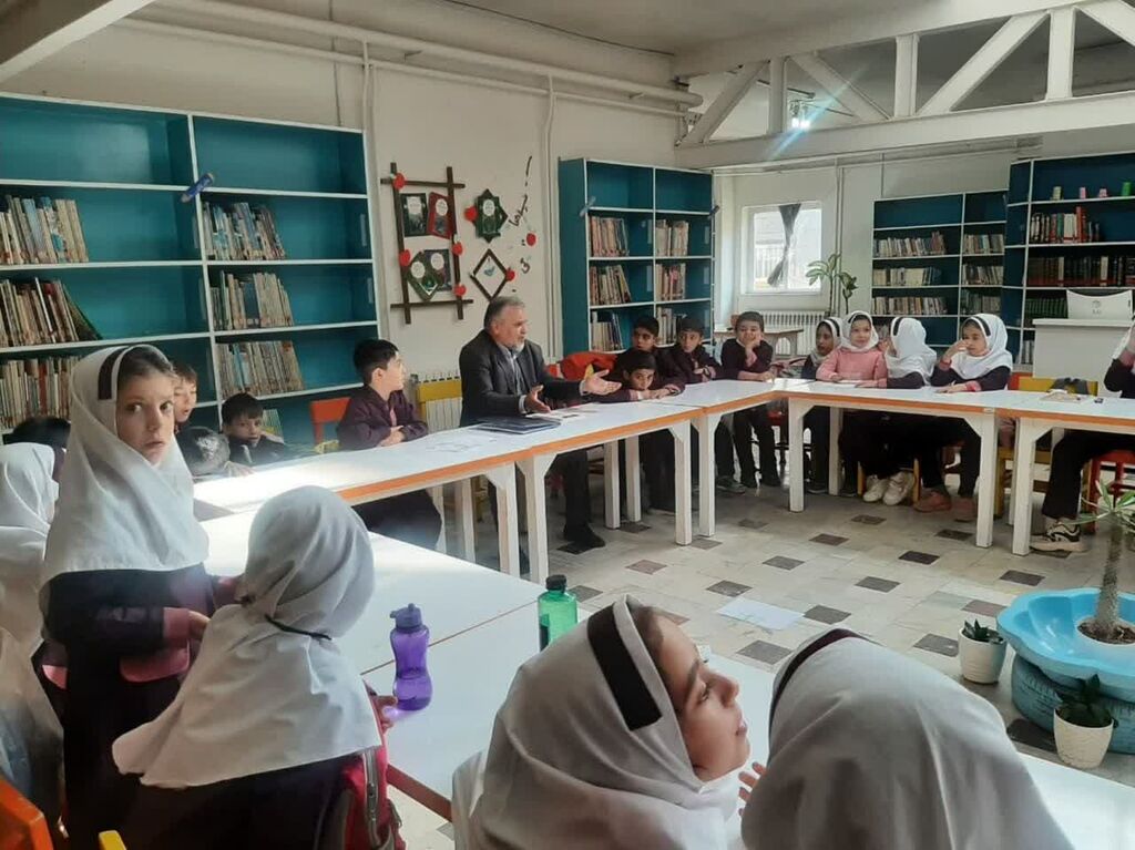 اجرای برنامه «کتابها میفهمند» در مراکر فرهنگی- هنری همدان