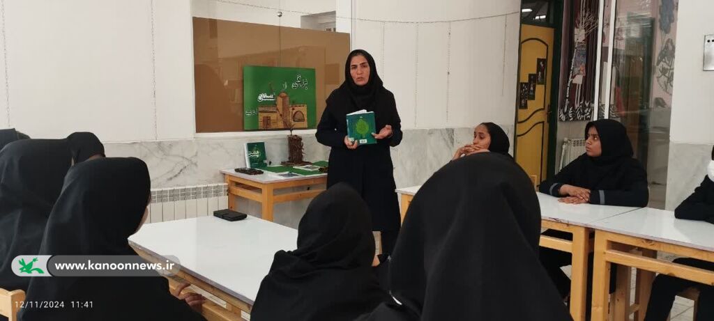 هفته کتاب یزد گرامیداشت هفته کتاب و کتابخوانی در شهرستان خاتم برگزار شد