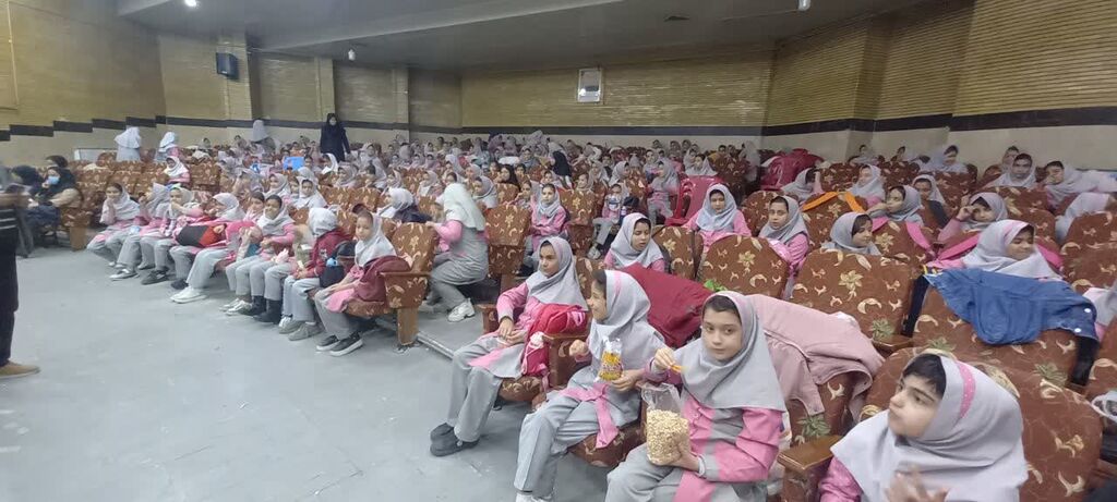 آغاز "باغ کیانوش" در شهرستانها با مرکز سنقر