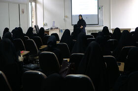 نشست آموزشی «مبانی قصه‌گویی» ویژه دانشجومعلمان در رشت