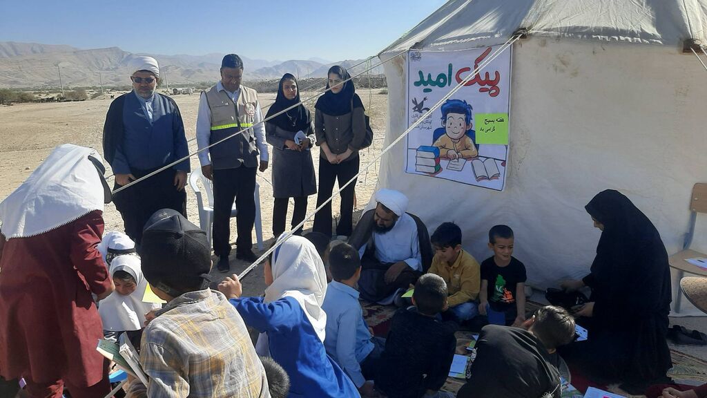 همکاری «پیک امید» کانون مرکزخنج با بسیج جامعه پزشکی در خدمترسانی به عشایر خنج