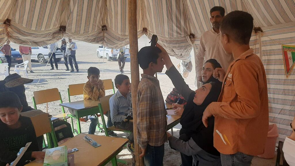 همکاری «پیک امید» کانون مرکزخنج با بسیج جامعه پزشکی در خدمترسانی به عشایر خنج