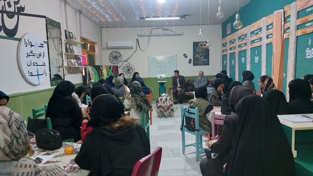 کانون کرمانشاه میزبان"دورهمی شاعرانه"