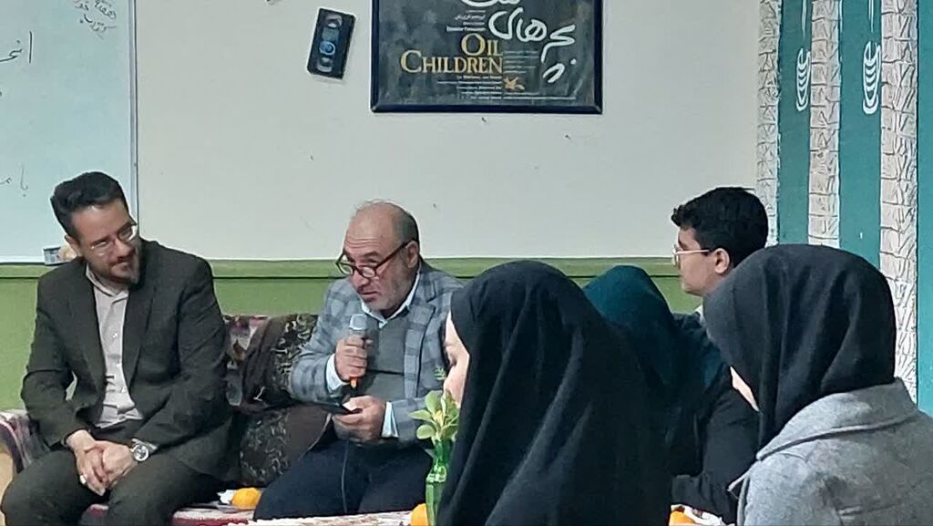 کانون کرمانشاه میزبان"دورهمی شاعرانه"