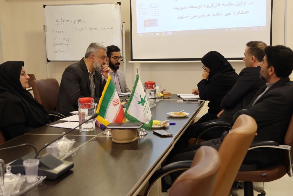 کانون به تولیگری در جامعه نزدیک شده است