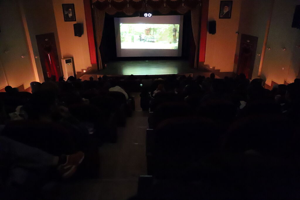 اکران فیلم باغ کیانوش در سینما کانون ارومیه