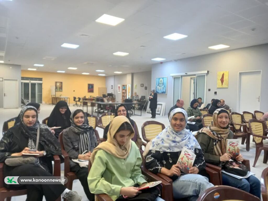 کتاب "عیدگاه" اثر محمد خسرویراد با حضور اعضای انجمن ادبی آفتاب نقد شد