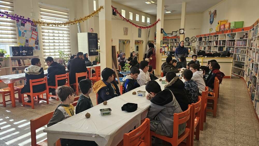 دماوند بزرگداشت هفته معلولان و آشنایی دانشآموزان با نیازهای ویژه در مرکز دماوند