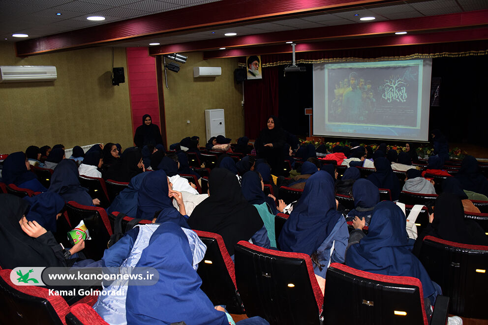 استقبال نوجوانان لرستانی از اکران فیلم باغکیانوش