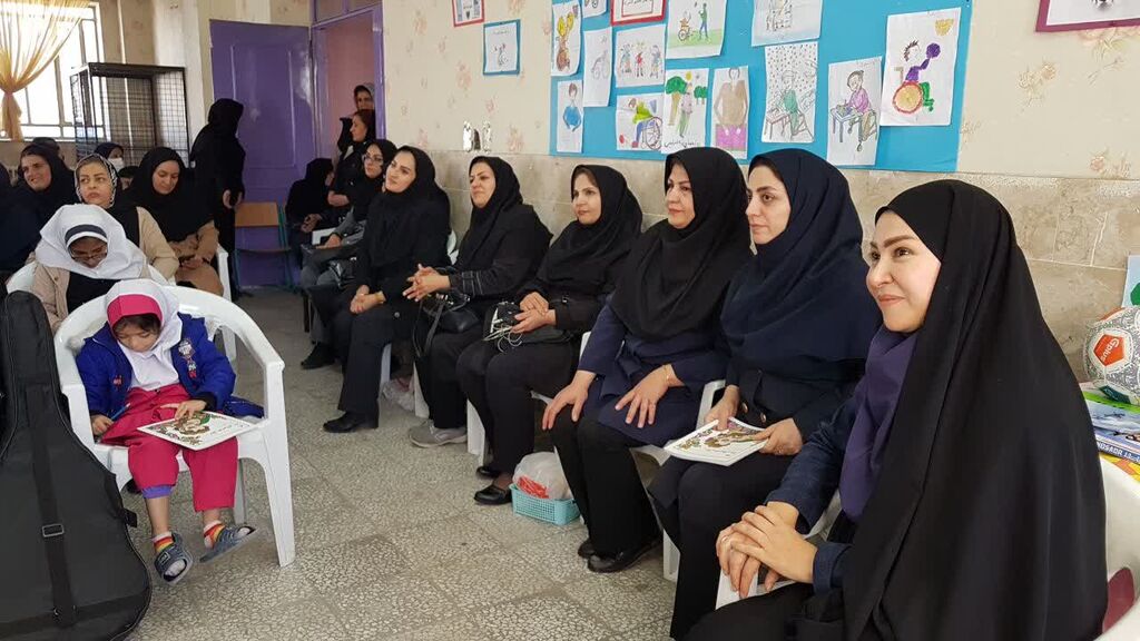 کانون کرمانشاه ویژهبرنامه روز معلولان را اجرا کرد