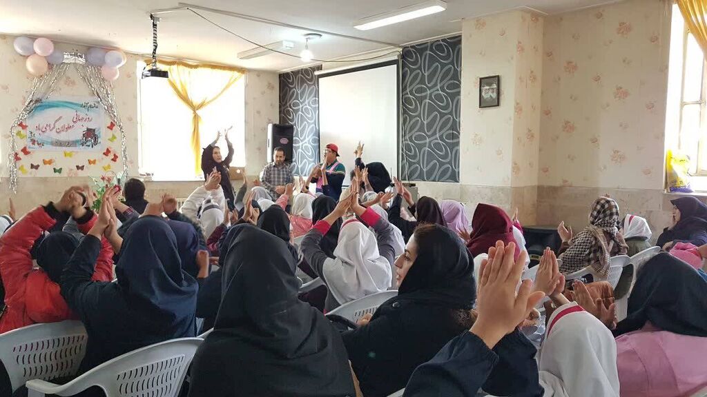 کانون کرمانشاه ویژهبرنامه روز معلولان را اجرا کرد