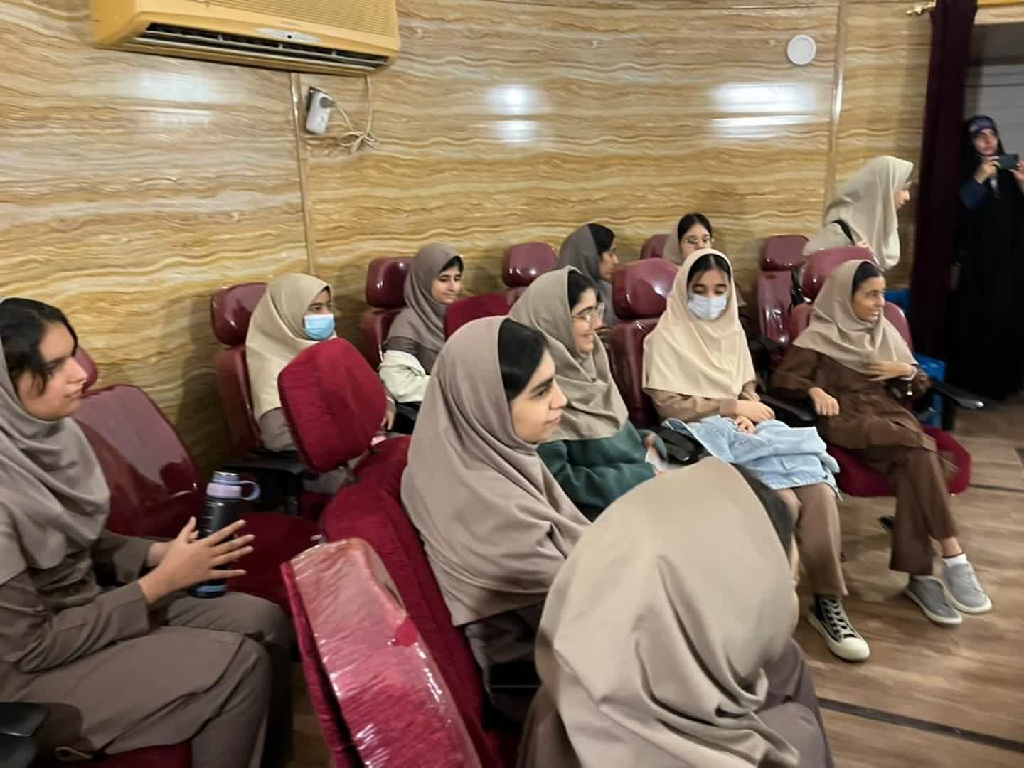 بازدید دانشآموزان پایه هفتم دبیرستان نمونه دولتی نورالهدی از مرکز تخصصی علوم