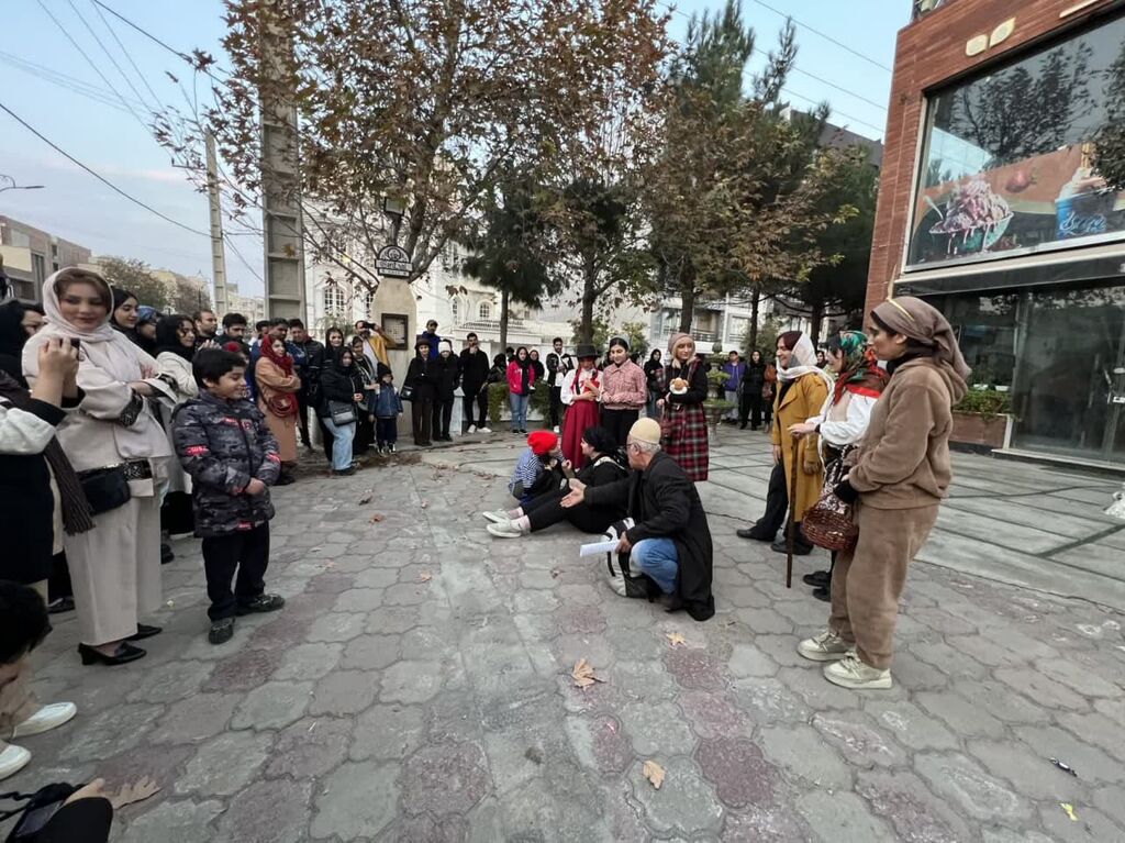 اجرای نمایش خیابانی « کاشکی نباشه فاصله» در گنبدکاووس
