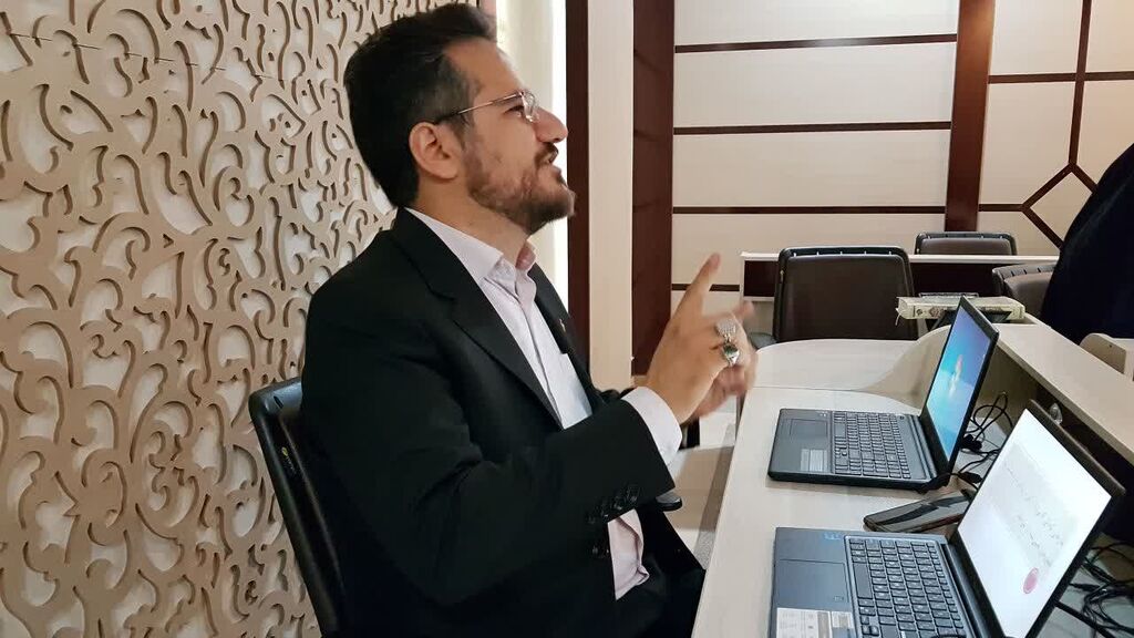 نشست جستارنویسی کارکنان کانون شهر کرمانشاه در دانشگاه رازی