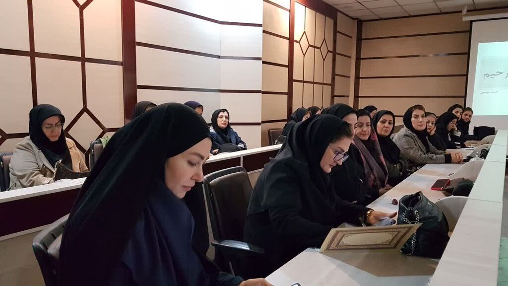 نشست جستارنویسی کارکنان کانون شهر کرمانشاه در دانشگاه رازی