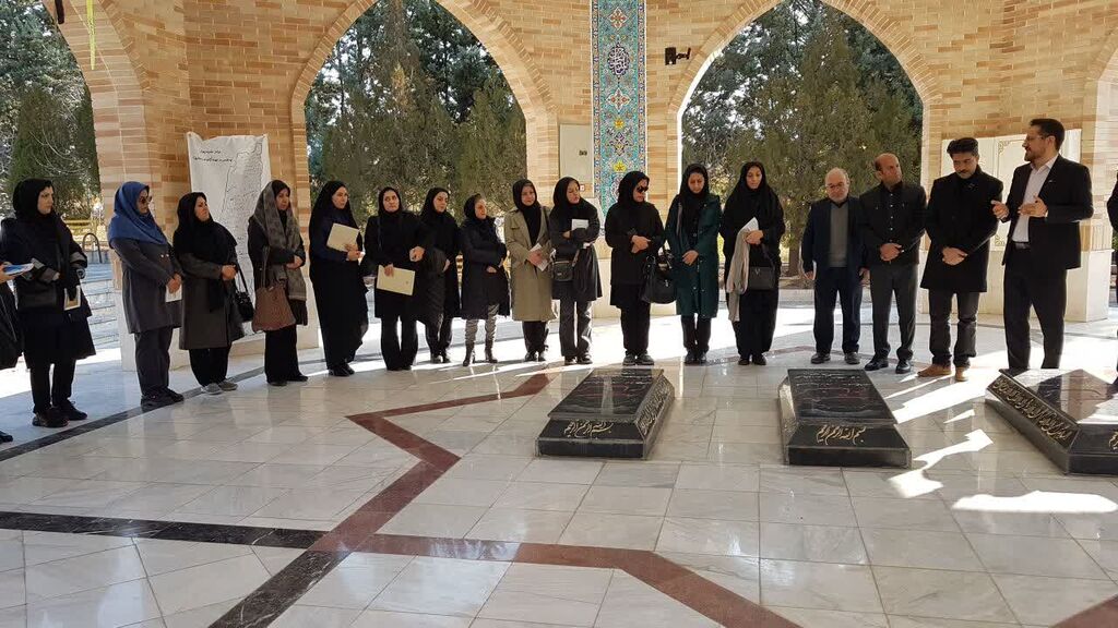 تجدید میثاق کارکنان کانون کرمانشاه با شهدای گمنام در دانشگاه رازی