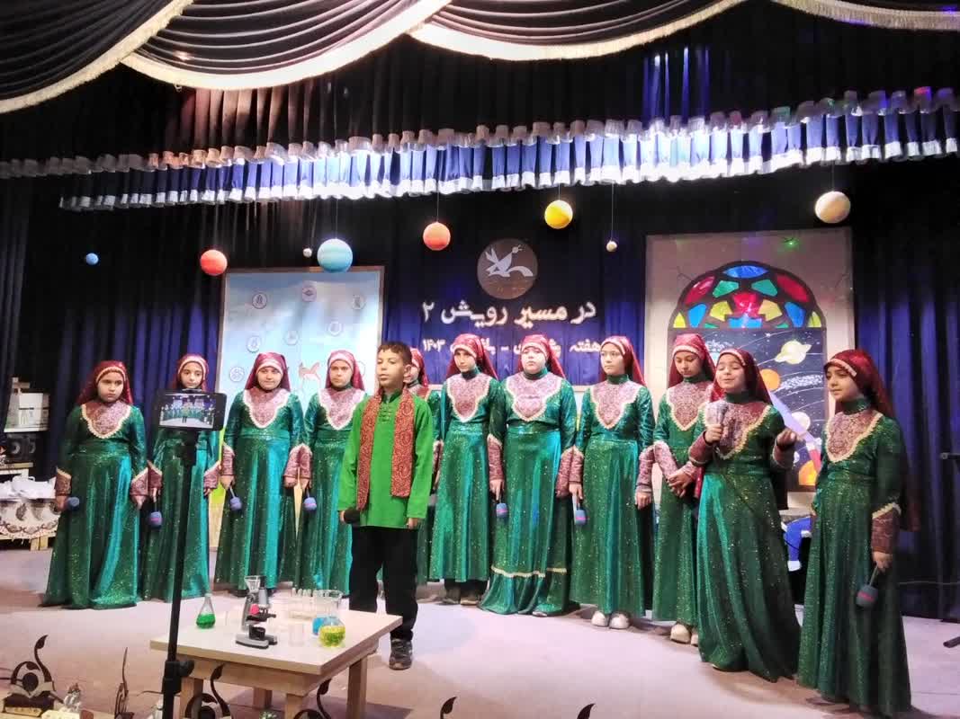 آیین گشایش نمایشگاه هفته پژوهش و تقدیر از پژوهشگران برتر ملی و استانی