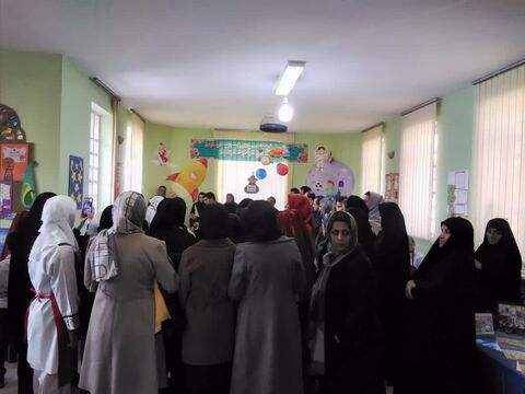 آیین گشایش نمایشگاه هفته پژوهش و تقدیر از پژوهشگران برتر ملی و استانی