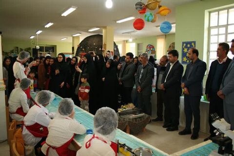 آیین گشایش نمایشگاه هفته پژوهش و تقدیر از پژوهشگران برتر ملی و استانی
