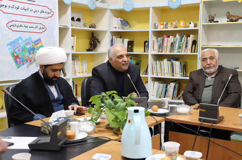 آثار تالیفی امام جمعه بخش ارشق شهرستان مشگین‌شهر در کانون اردبیل معرفی شد