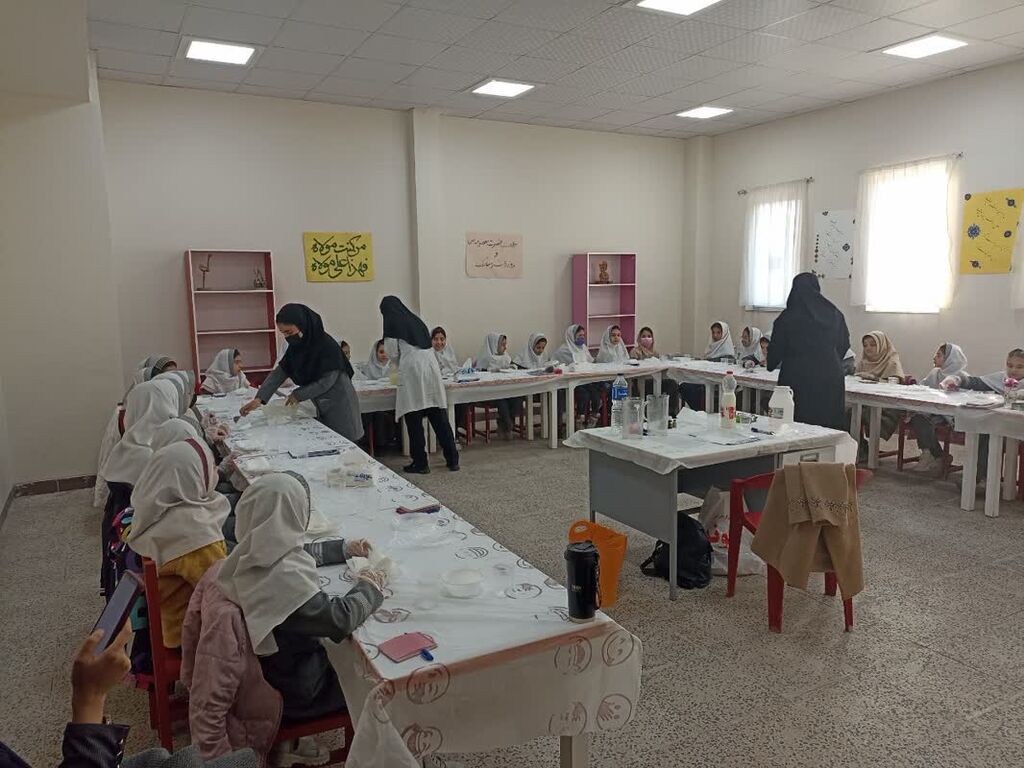 مراکز فرهنگی- هنری کانون همدان در هفته پژوهش و فناوری