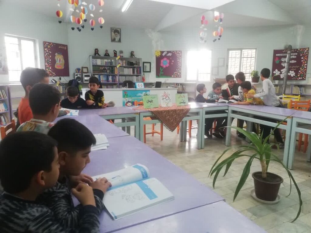 مراکز فرهنگی- هنری کانون همدان در هفته پژوهش و فناوری