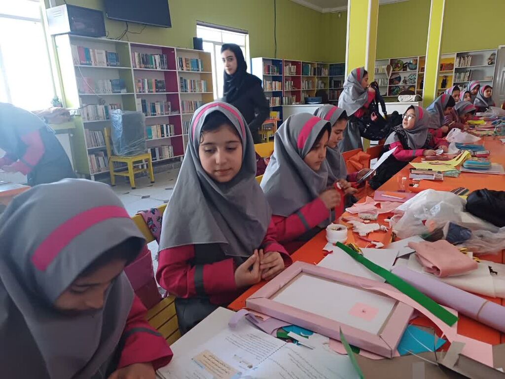 مراکز فرهنگی- هنری کانون همدان در هفته پژوهش و فناوری