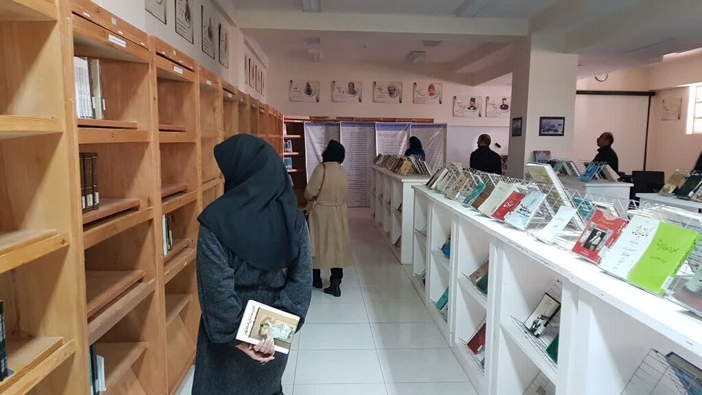 بازدید کارکنان کانون از مرکز کرمانشاهشناسی دانشگاه رازی