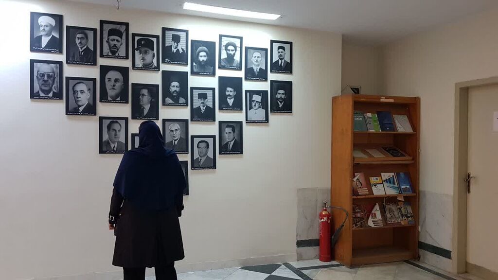 بازدید کارکنان کانون از مرکز کرمانشاه‌شناسی دانشگاه رازی