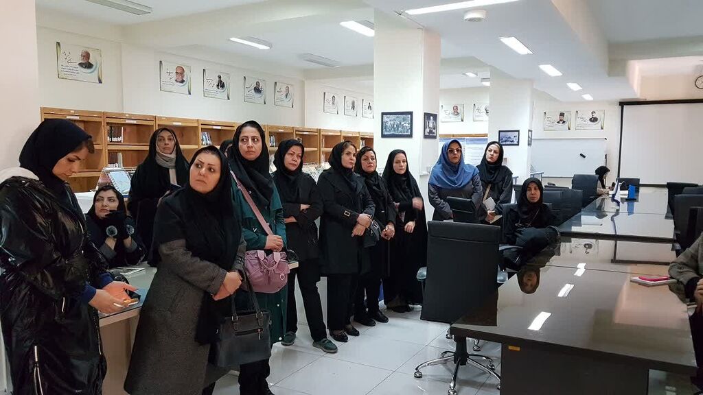بازدید کارکنان کانون از مرکز کرمانشاهشناسی دانشگاه رازی