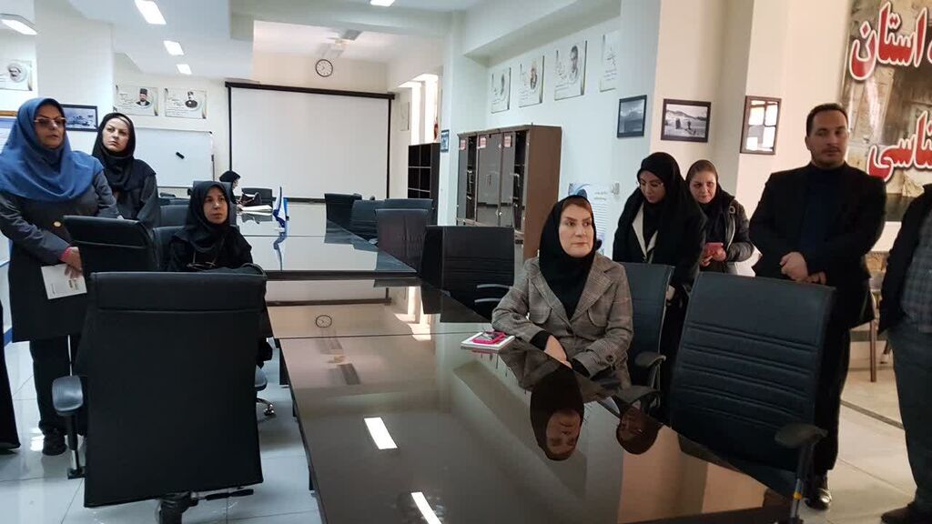بازدید کارکنان کانون از مرکز کرمانشاه‌شناسی دانشگاه رازی