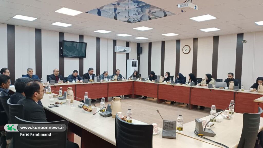 نشست صمیمی مدیرکل منابع انسانی و پشتیبانی و مشاور مدیرعامل و قائم مقام کانون با همکاران سیستان و بلوچستان برگزار شد